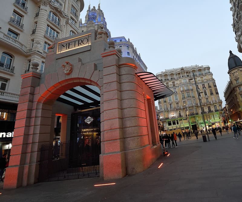 Gran Vía at dusk